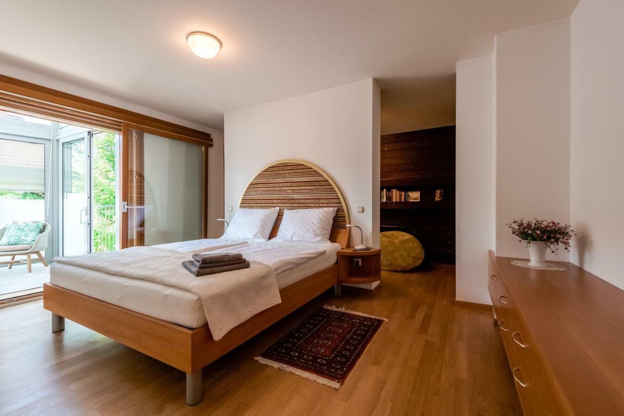 Rozna Dolina Apartment リュブリャナ エクステリア 写真