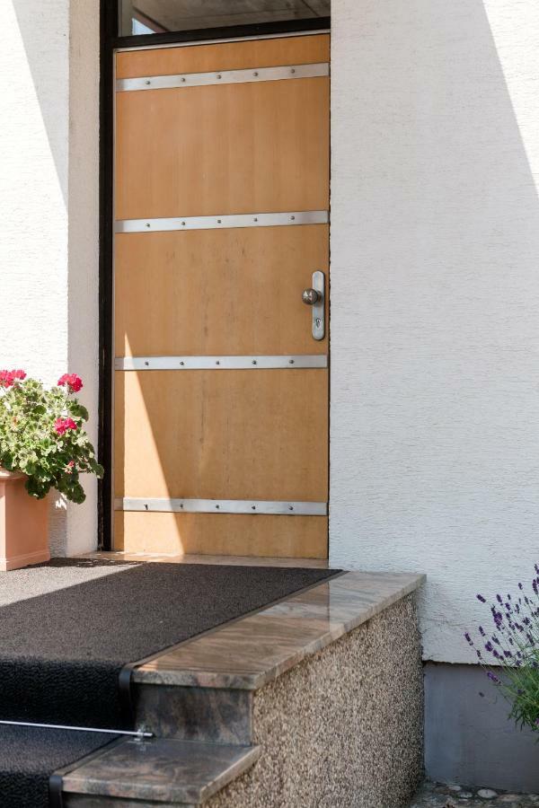 Rozna Dolina Apartment リュブリャナ エクステリア 写真