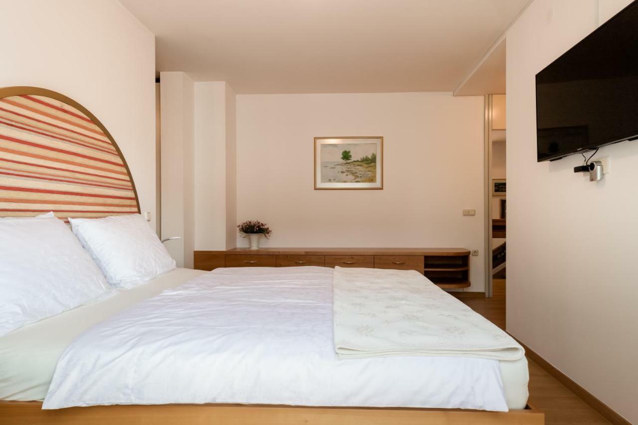 Rozna Dolina Apartment リュブリャナ エクステリア 写真